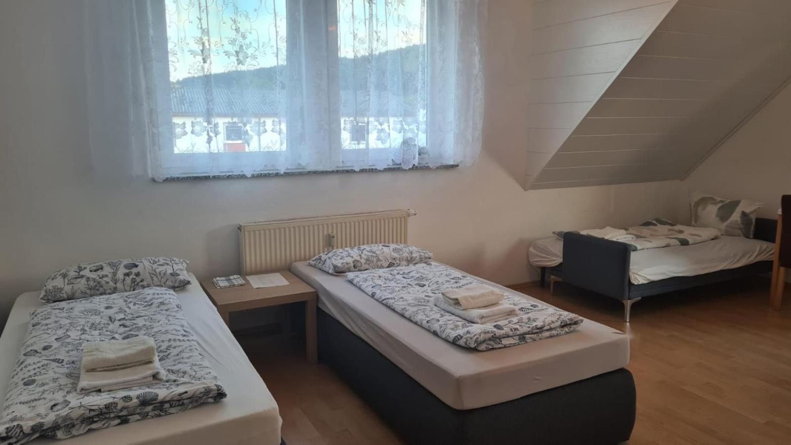 Schlafzimmer 1 Mit Top Aussicht Ueber Weilstetten Balingen Exteriér fotografie