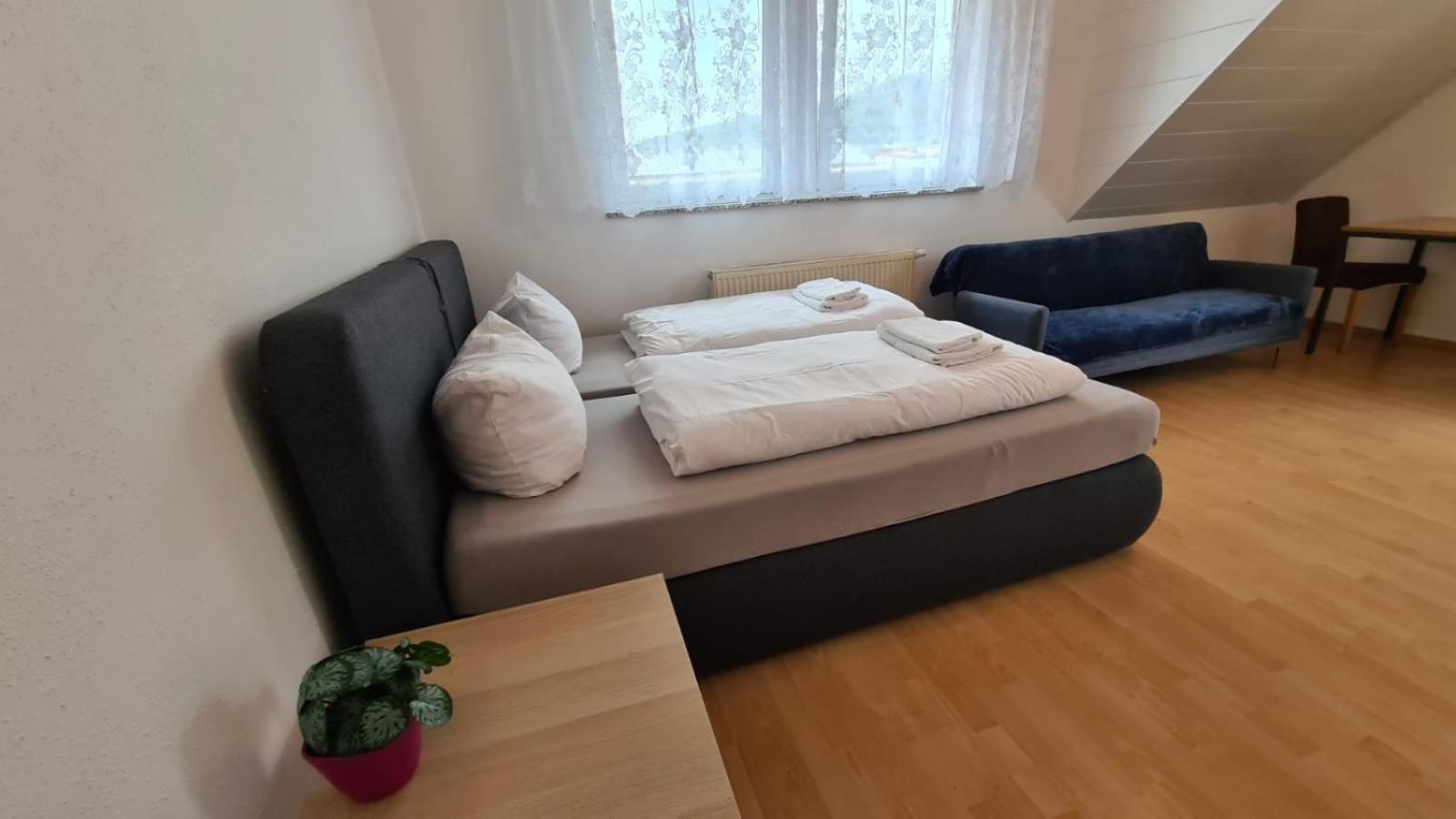 Schlafzimmer 1 Mit Top Aussicht Ueber Weilstetten Balingen Exteriér fotografie